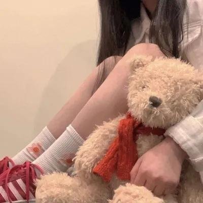 某影后之女被曝出道颜值引争议，一夜之间校园画面流出